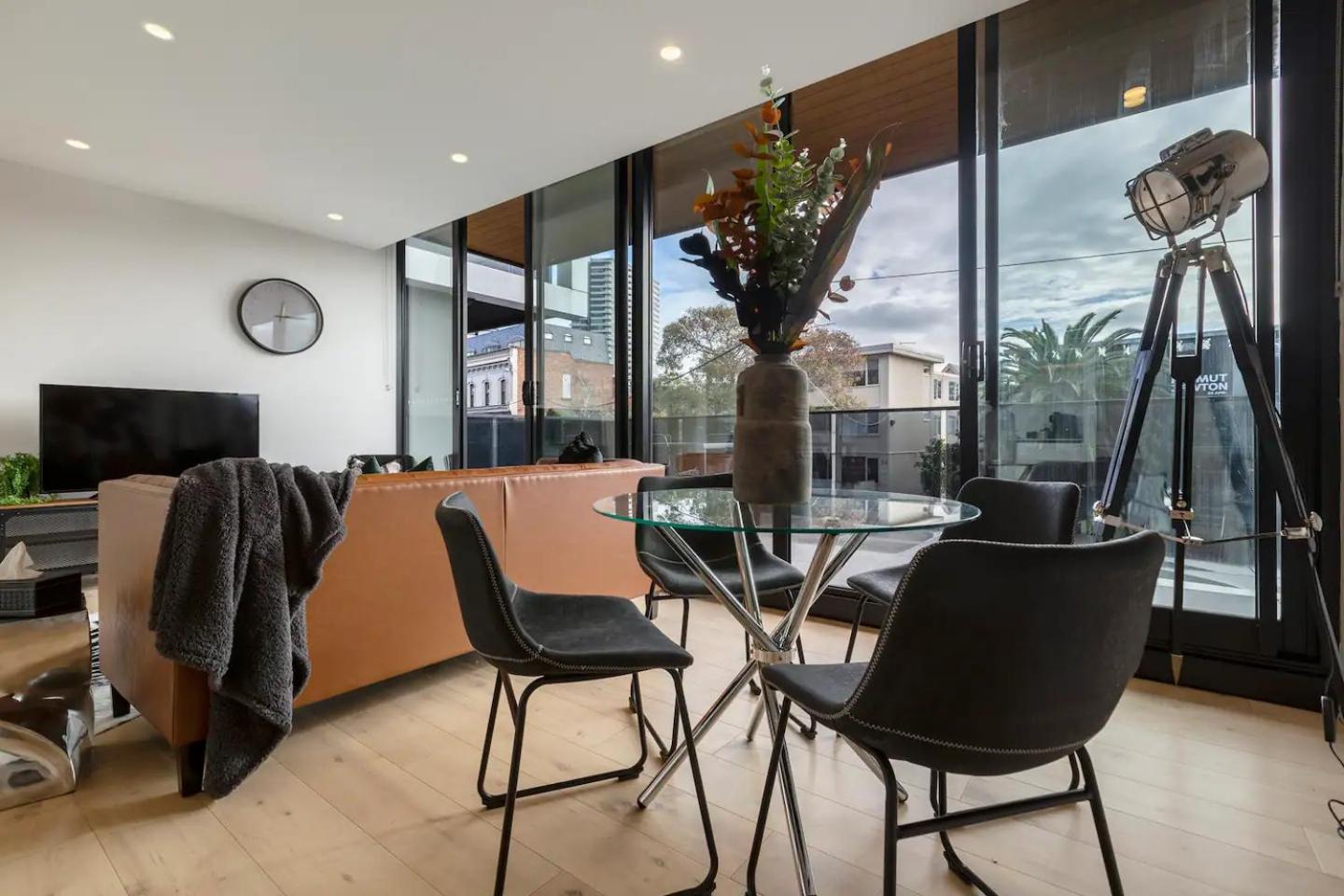 Trendy New York-Style Condo In Vibrant St Kilda Melburne Exterior foto